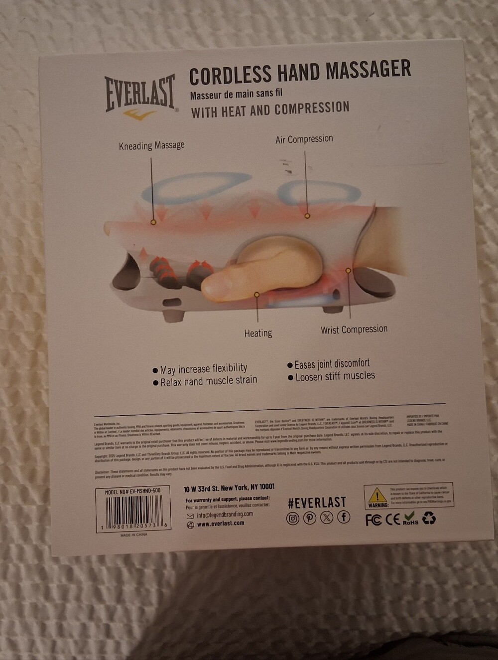 Everlast White Cordless Hand Massager with Black Interior - Picture 2 of 4